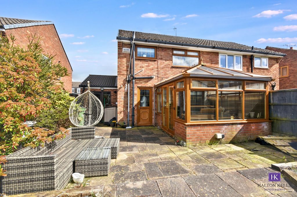 Property photo 2 of 17