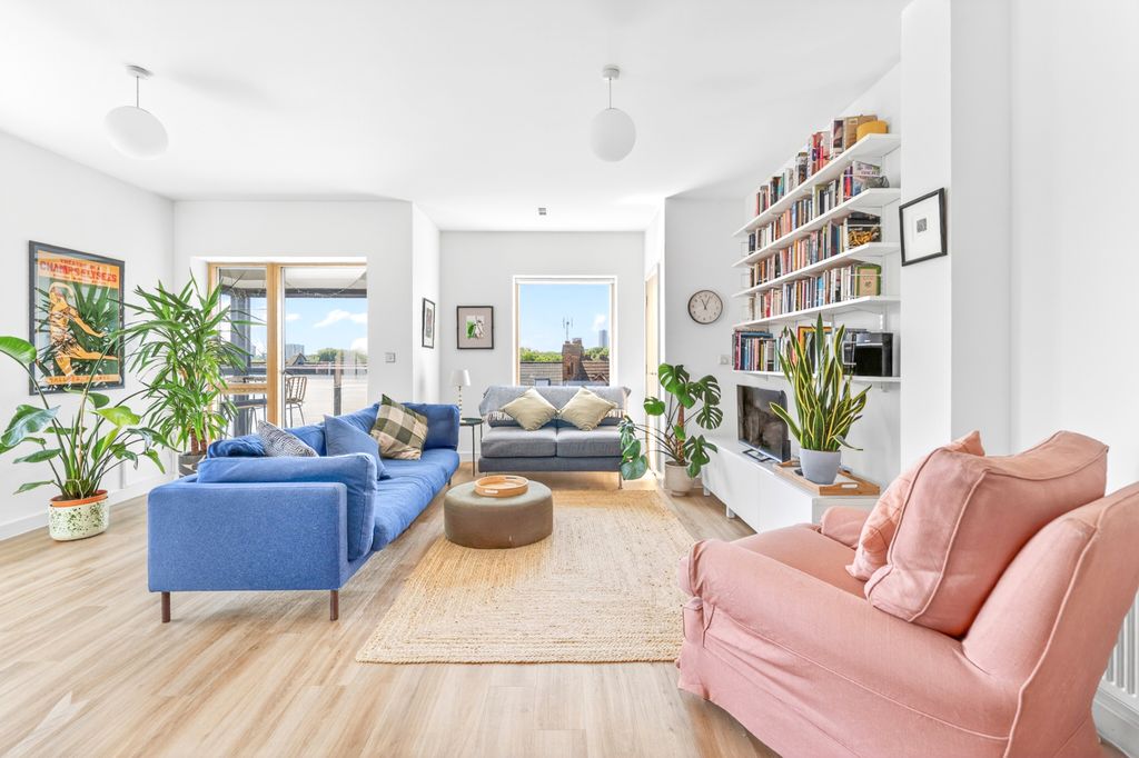 Property photo 1 of 19