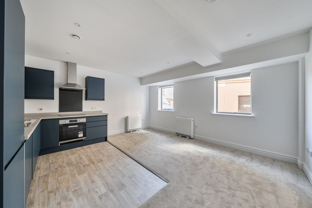 Property photo 3 of 9 1448336-3-69E631F22Feef