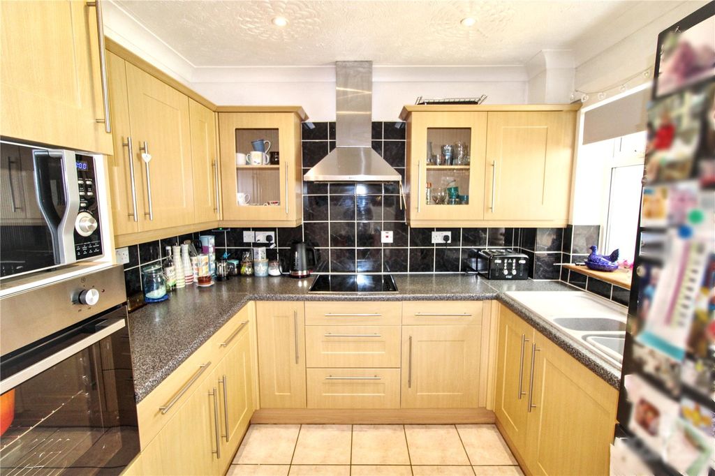 Property photo 3 of 16 Kitchen