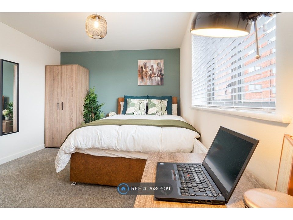 Property photo 2 of 9 Bedroom 3 With Ensuite