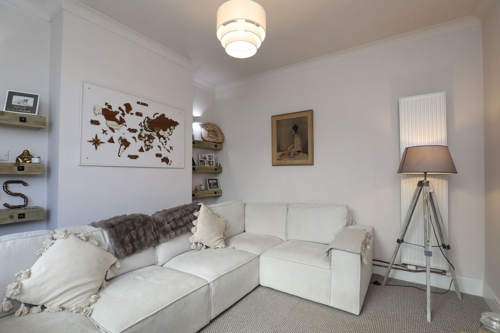 Property photo 2 of 29