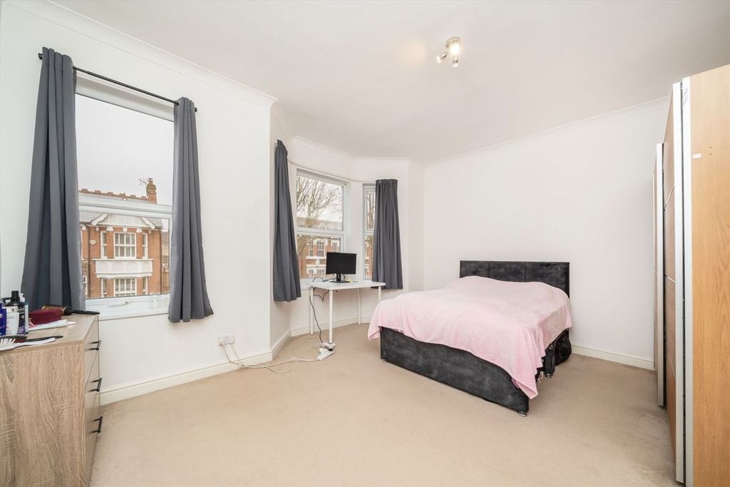 Property photo 3 of 8