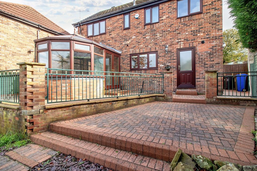 Property photo 1 of 29