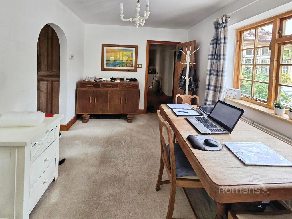 Property photo 3 of 8 Pbox-Img.Jpg