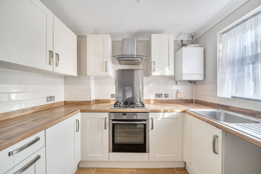 Property photo 2 of 23 Kitchen