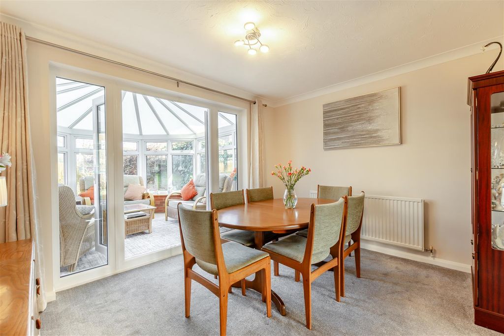 Property photo 3 of 22 8680540-Interior05.Jpg