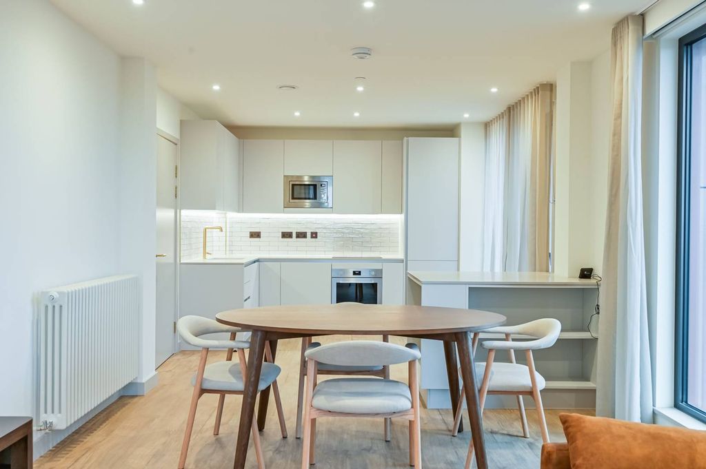 Property photo 3 of 25