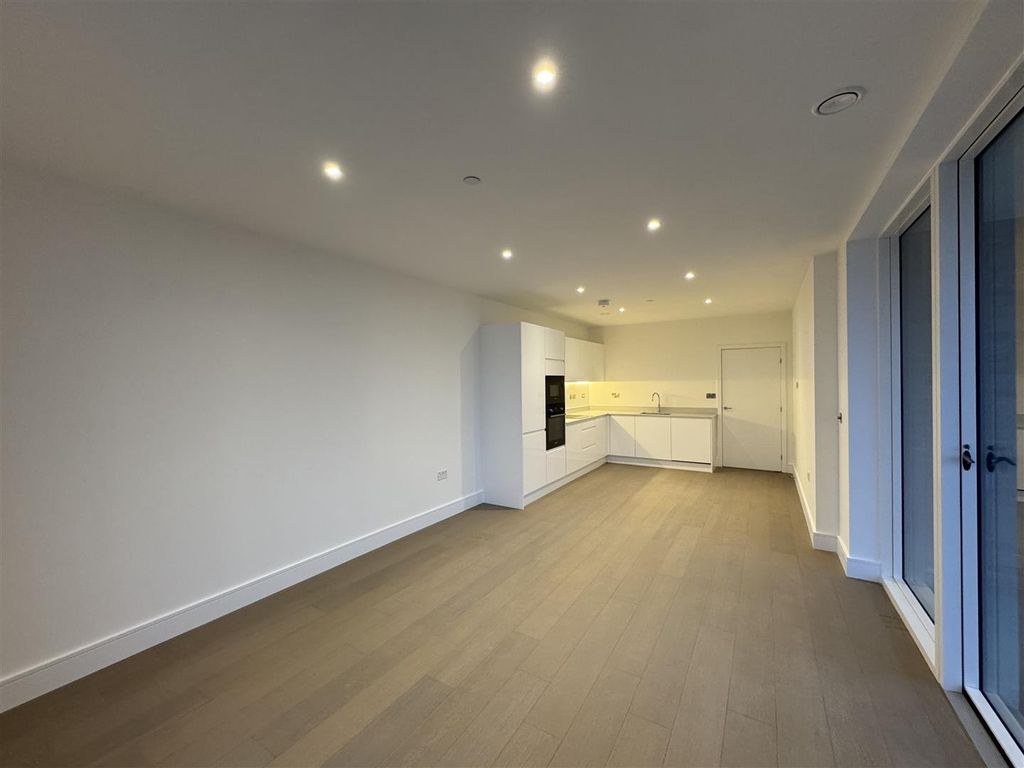 Property photo 3 of 15 Living Room Pic 4.Jpeg