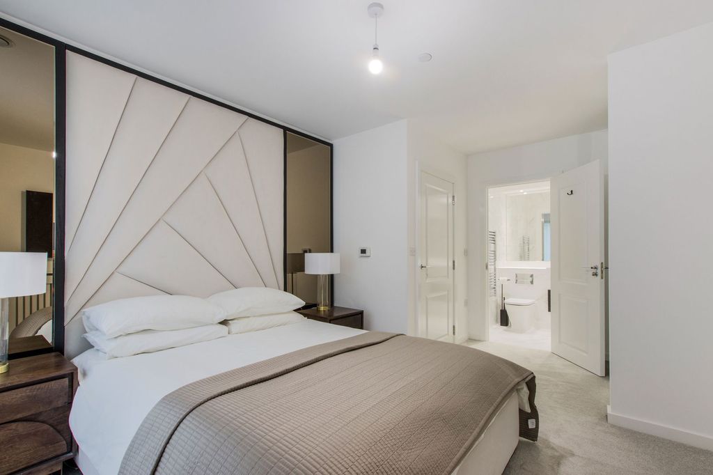 Property photo 3 of 25