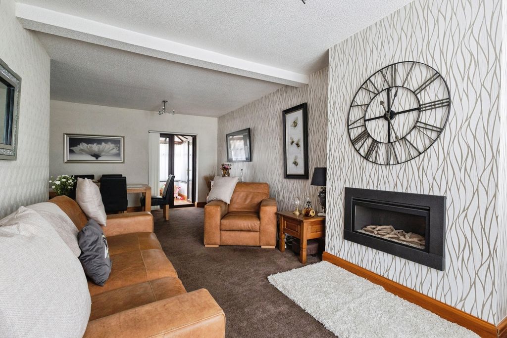Property photo 2 of 23 Pbox-Img.Jpg