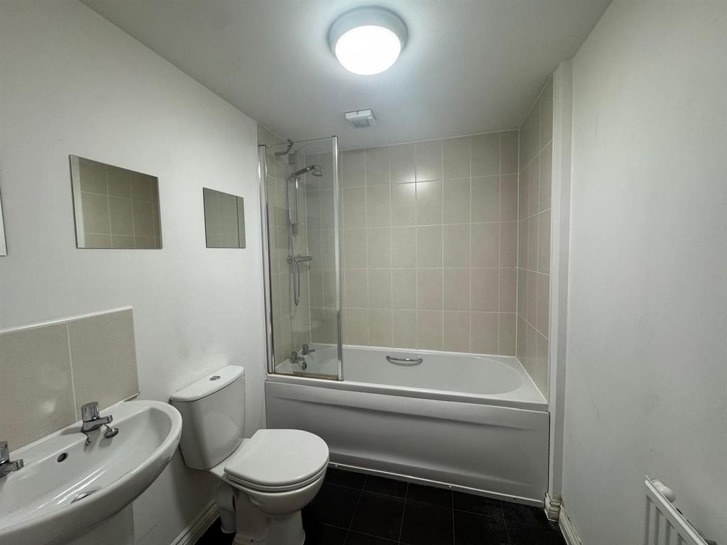 Property photo 3 of 6 Bathroom.Jpg