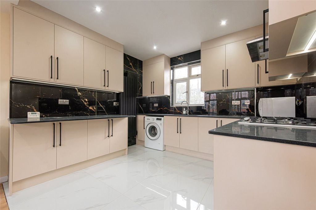 Property photo 3 of 9 Picture No. 08