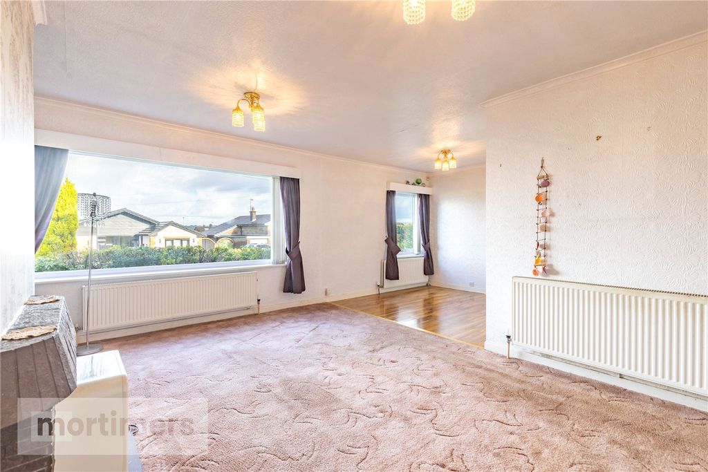 Property photo 2 of 17 Living Room/Diner