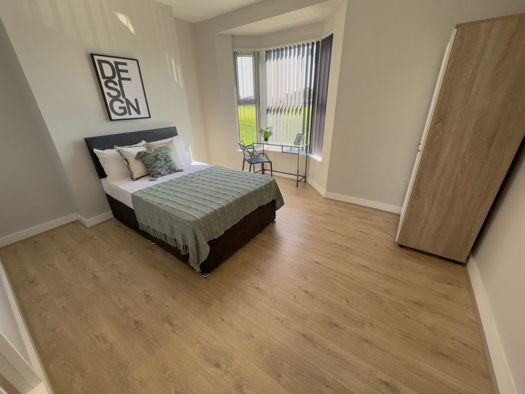 Property photo 2 of 14 5