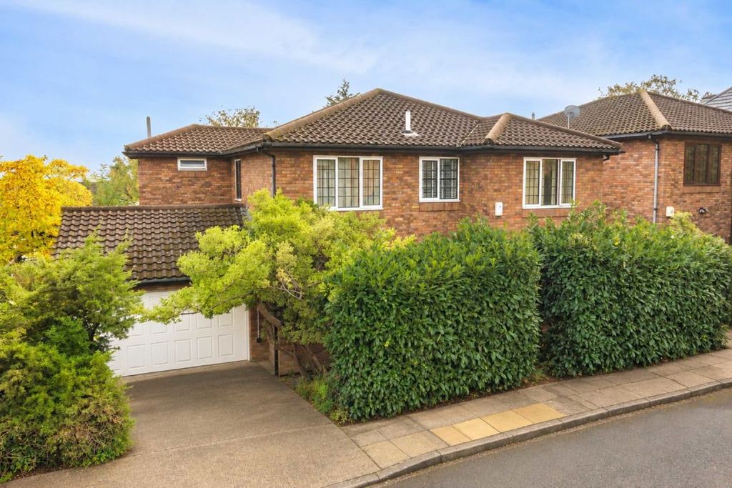 Property photo 1 of 8