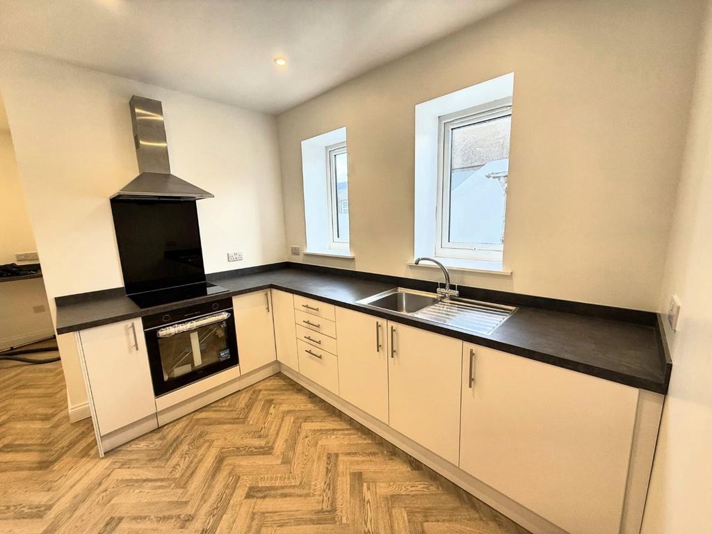 Property photo 1 of 7 Watts Kitchen .Jpg