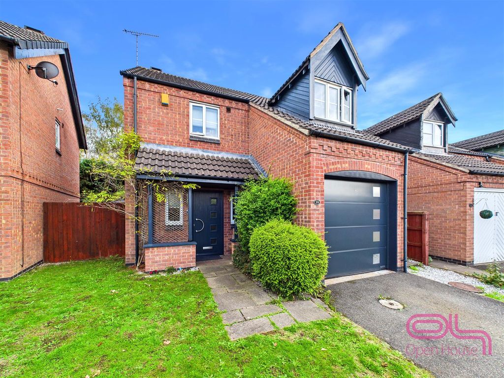 Property photo 2 of 28 Outram Drive, Swadlincote (18).Jpg