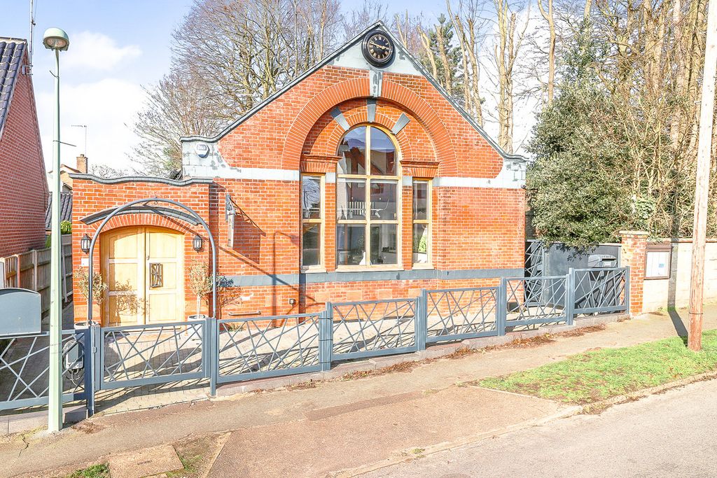 Property photo 1 of 17