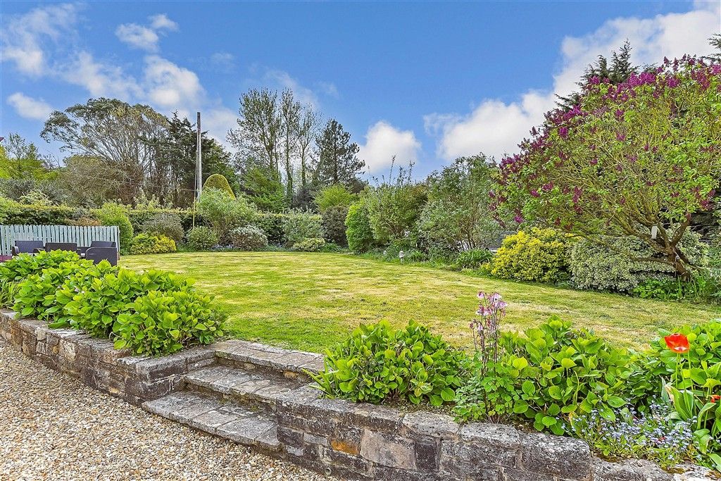 Property photo 2 of 14 Front Garden