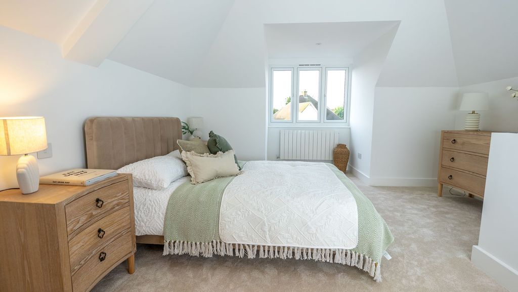 Property photo 3 of 23 Loft Bedroom