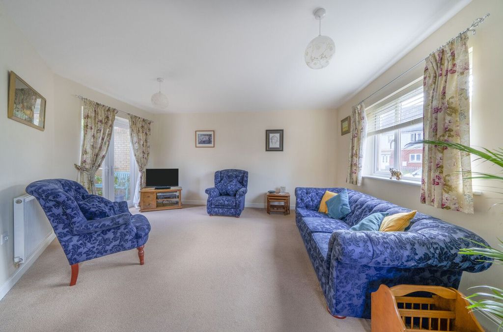 Property photo 2 of 14