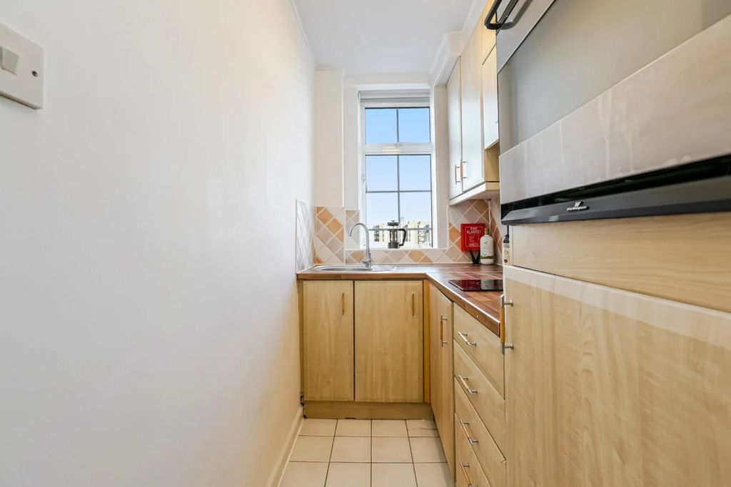 Property photo 2 of 19 Kitchen