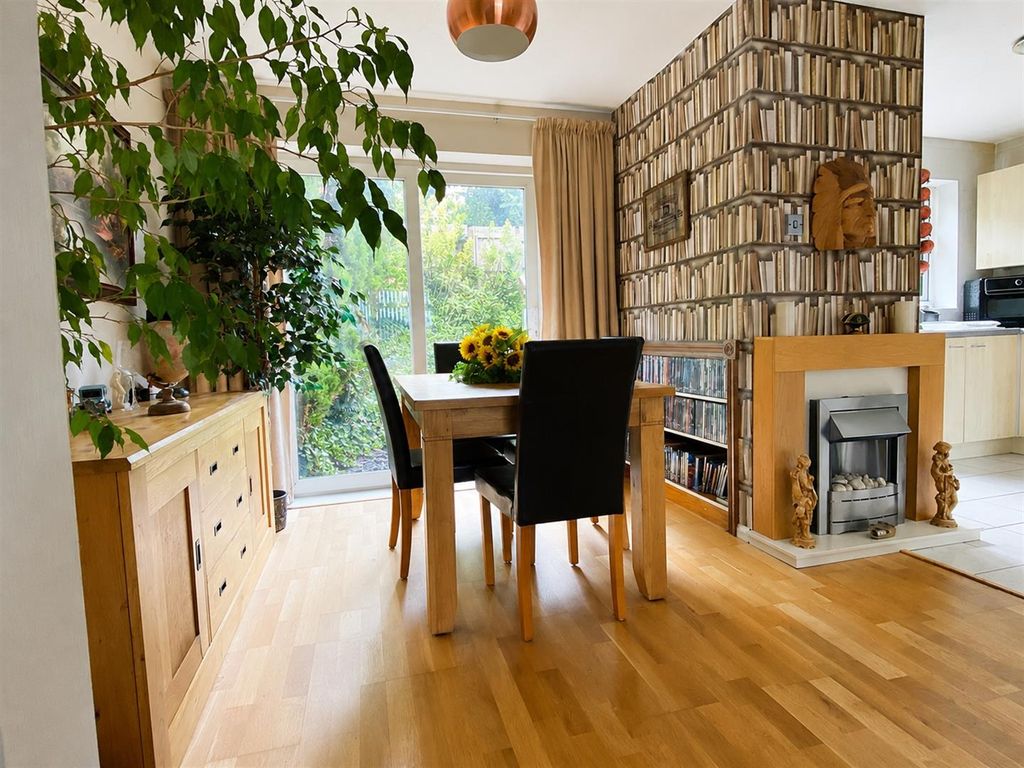 Property photo 3 of 16 Dining Room
