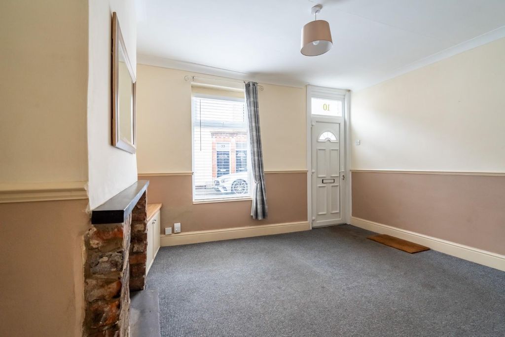 Property photo 2 of 10 Lansdown Road.Jpg