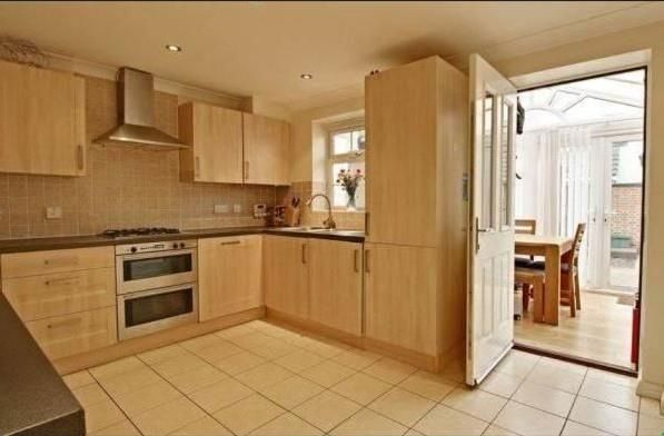 Property photo 3 of 4 Kitchen