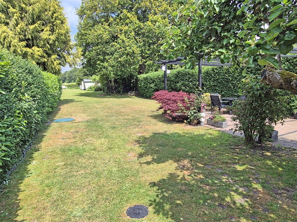 Property photo 2 of 28 Picture No. 05