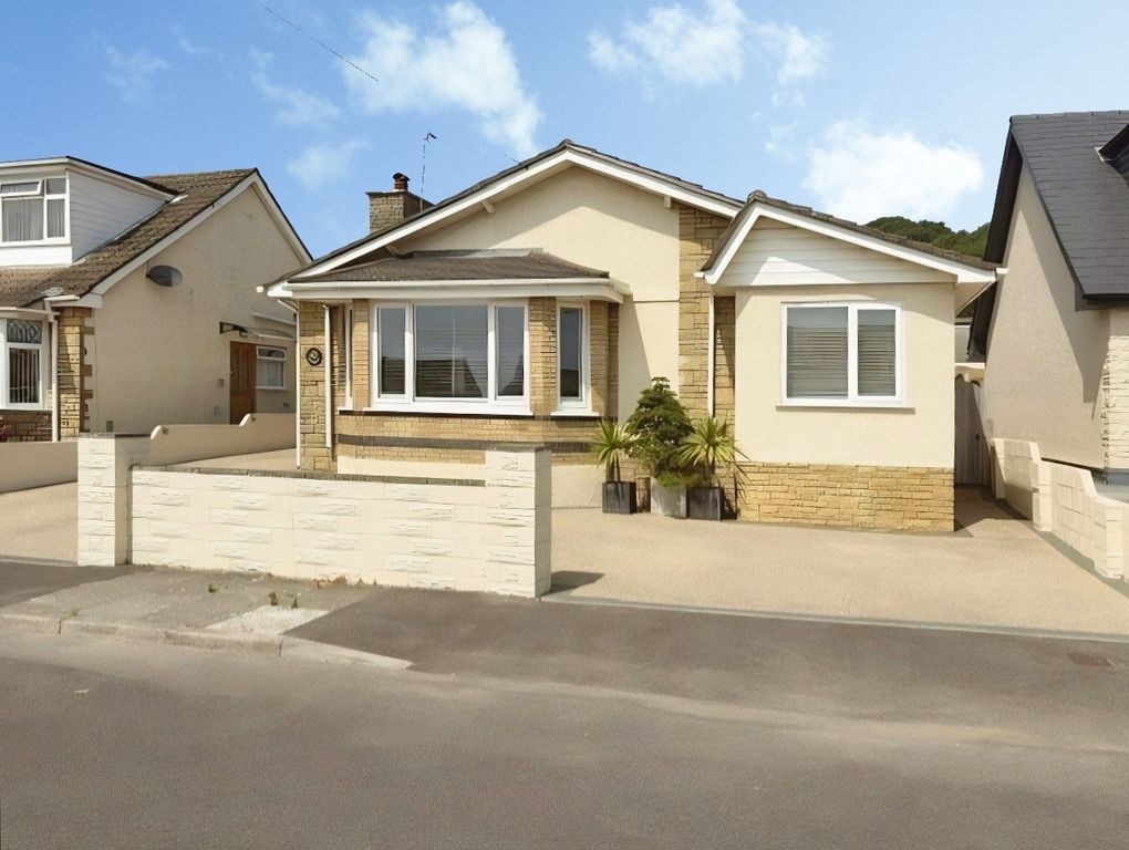 Property photo 2 of 32
