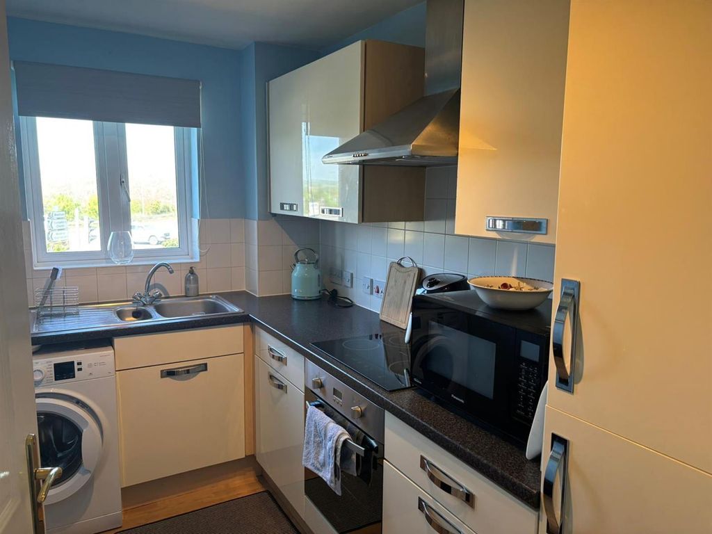 Property photo 3 of 10 Uofb5384.Jpg