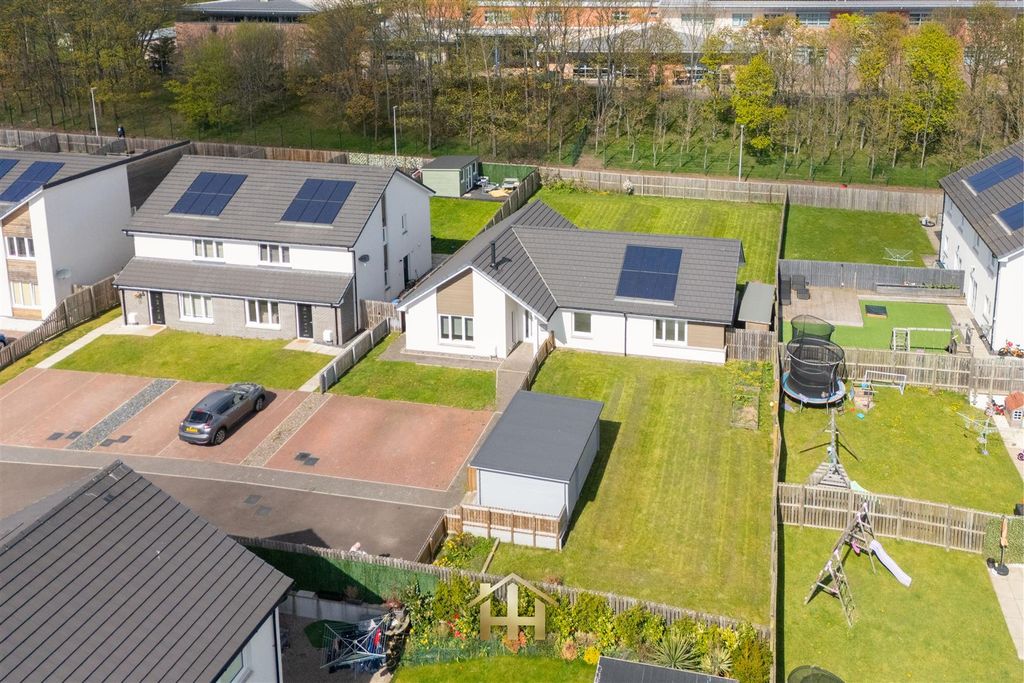 Property photo 1 of 45 25Braefield-0002.Jpg