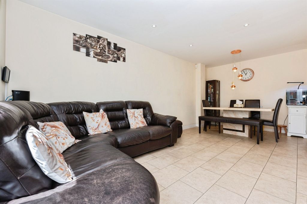 Property photo 2 of 38