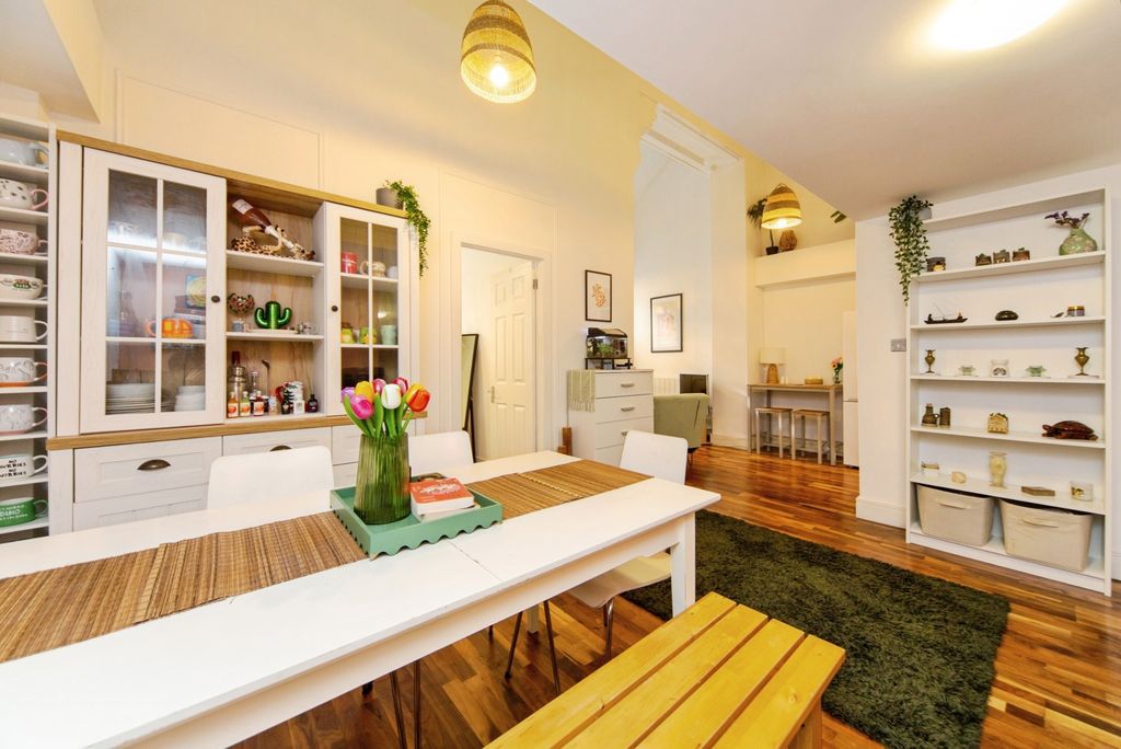 Property photo 3 of 22 Pbox-Img.Jpg