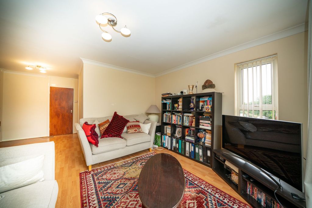 Property photo 3 of 14