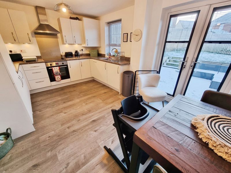 Property photo 2 of 11 Photo 12