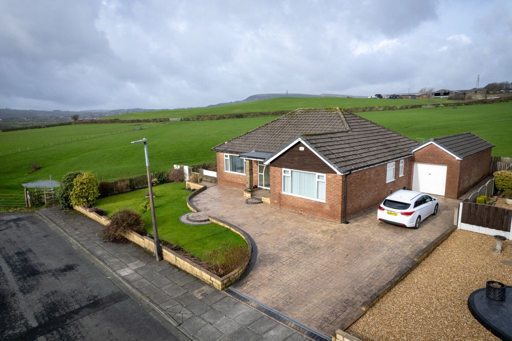 Property photo 1 of 32 Picture No. 02