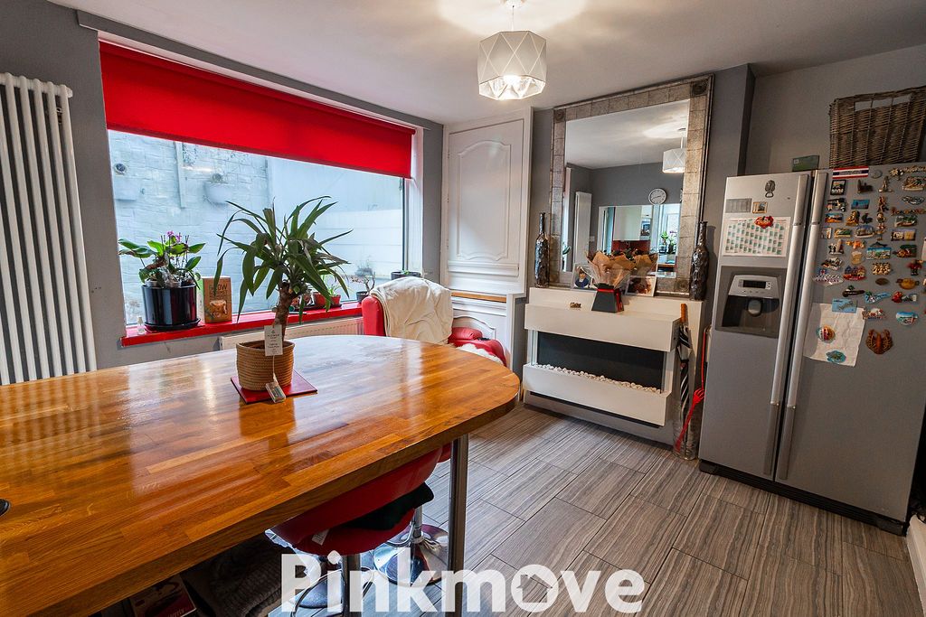 Property photo 2 of 21