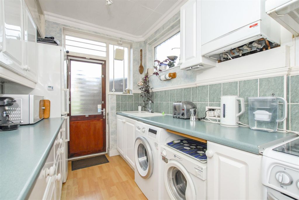 Property photo 2 of 11 Kitchen.Jpg