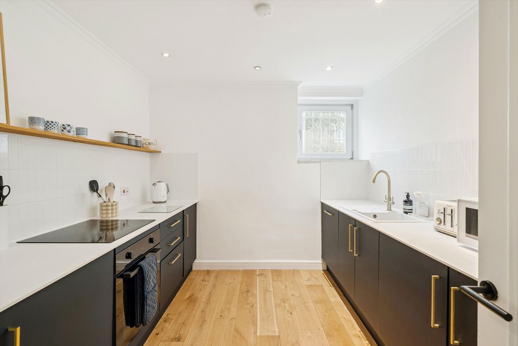 Property photo 2 of 15 Image