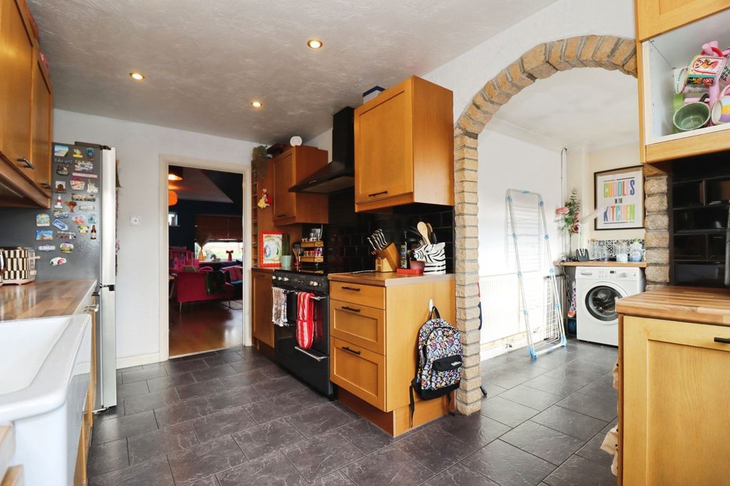 Property photo 3 of 14 Pbox-Img.Jpg