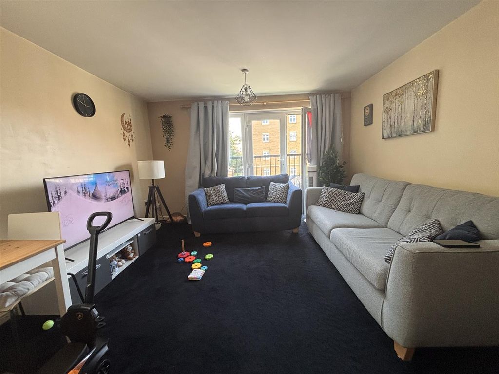 Property photo 2 of 7