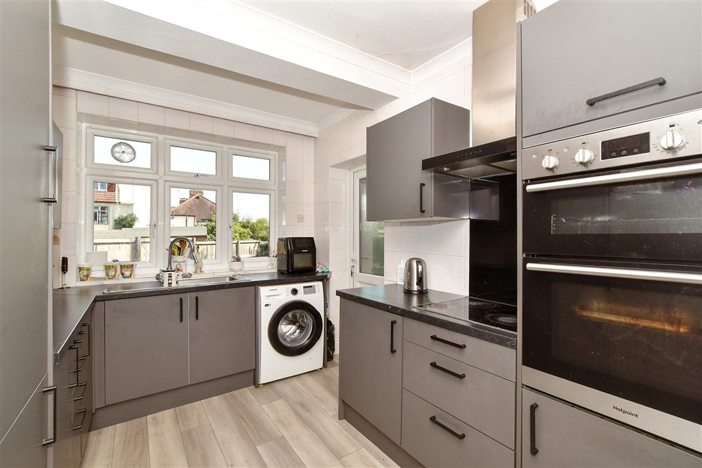 Property photo 2 of 12 Kitchen