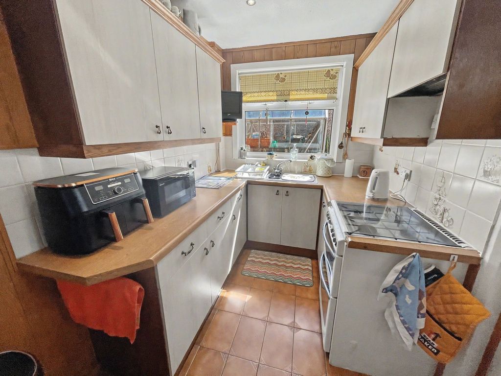 Property photo 2 of 26