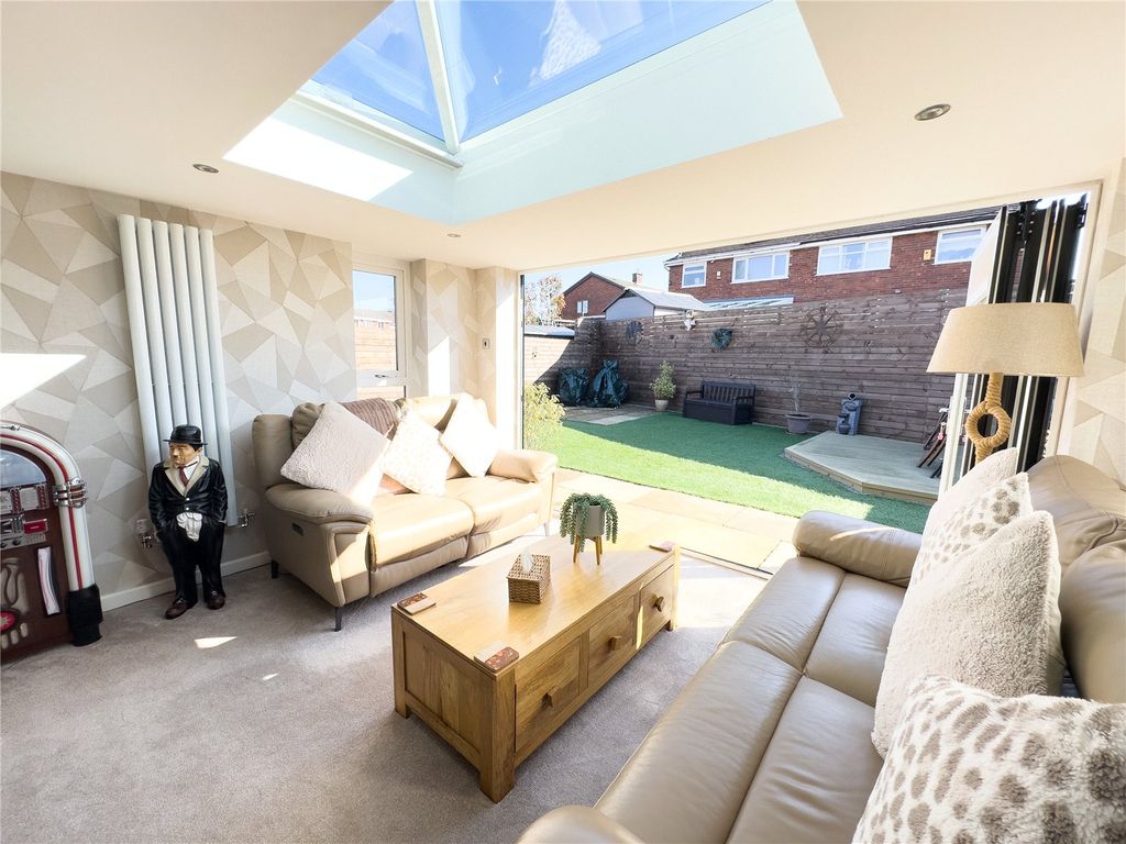 Property photo 2 of 31 Picture No. 12