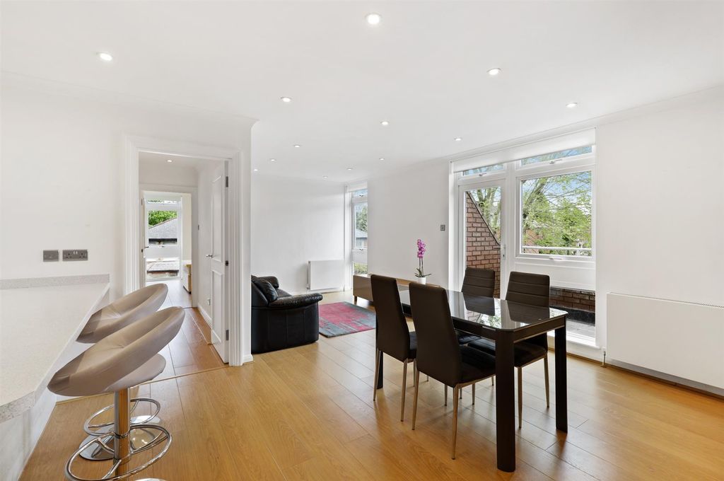 Property photo 1 of 16 liv1.Jpg