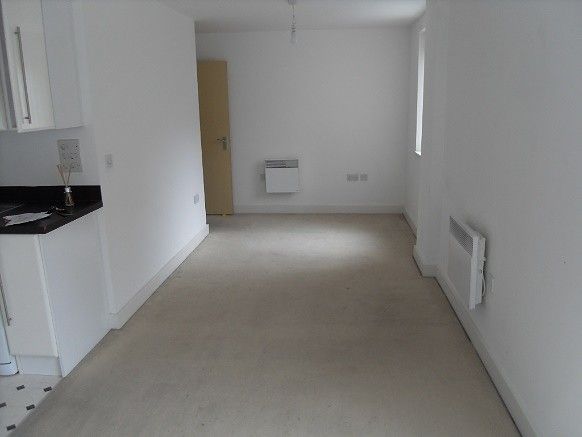 Property photo 3 of 7 Frontroom