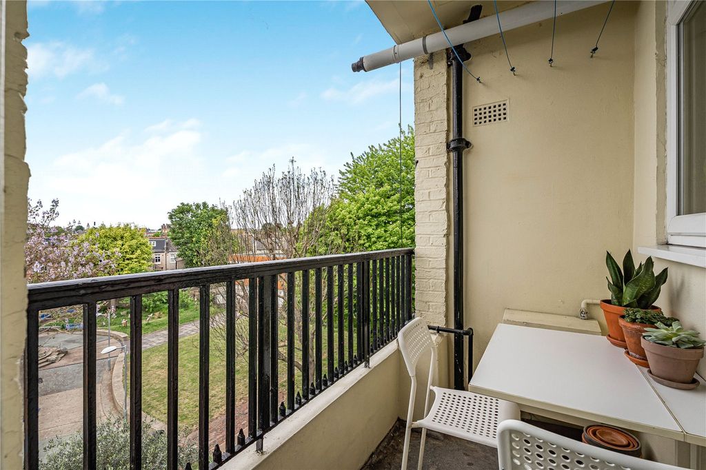 Property photo 3 of 26 Balcony
